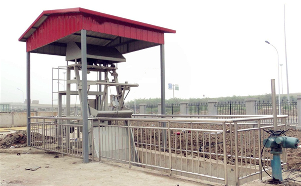 鋼絲繩格柵除污機(jī)(圖1) 211111111138_副本.jpg